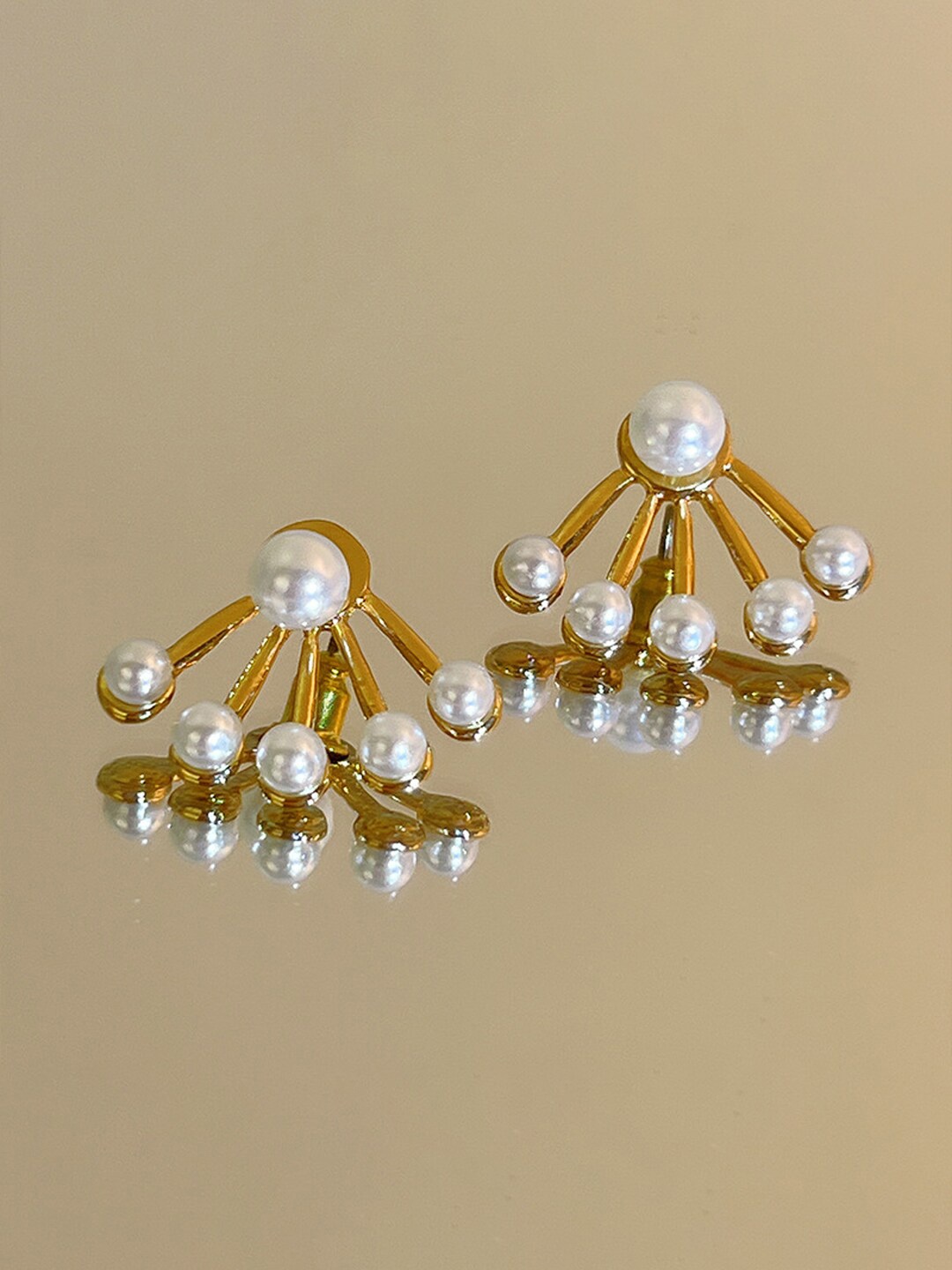 

FIMBUL Gold-Plated Artificial Beads Stud Earrings