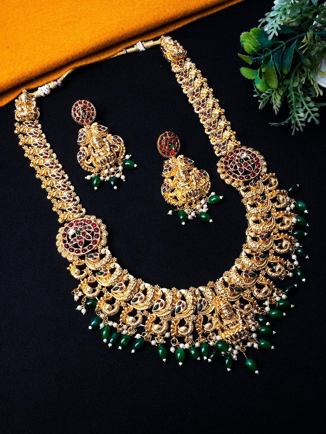 

StileAdda Gold-Plated Stone Studded & Beaded Jewellery Set