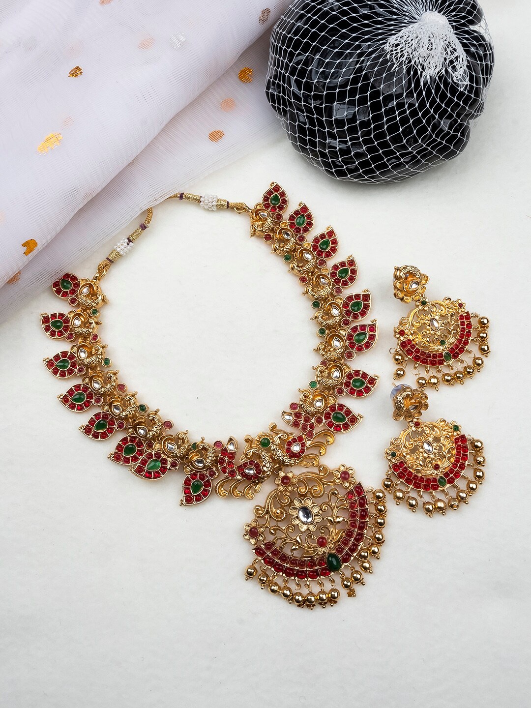 

StileAdda Gold Plated Stones Studded Jewellery Set