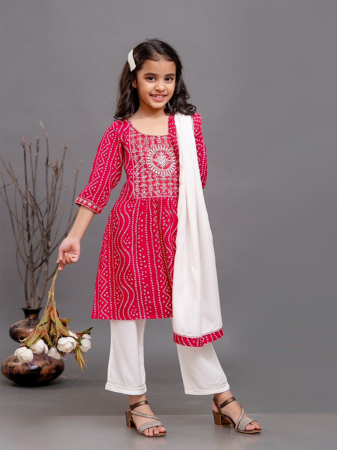 

BAESD Girls Pink Round Neck Bandhani Print Flared Kurta with Trouser & Dupatta