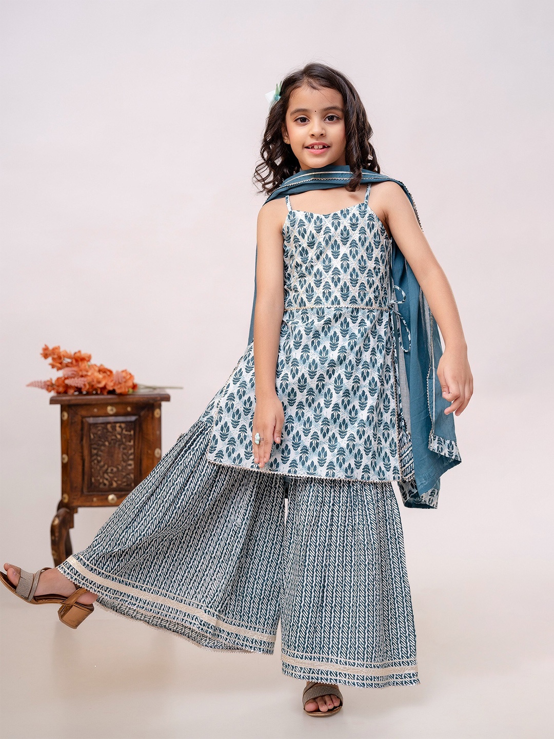 

BAESD Girls Shoulder Straps Floral Print Straight Kurta with Sharara & Dupatta, Blue