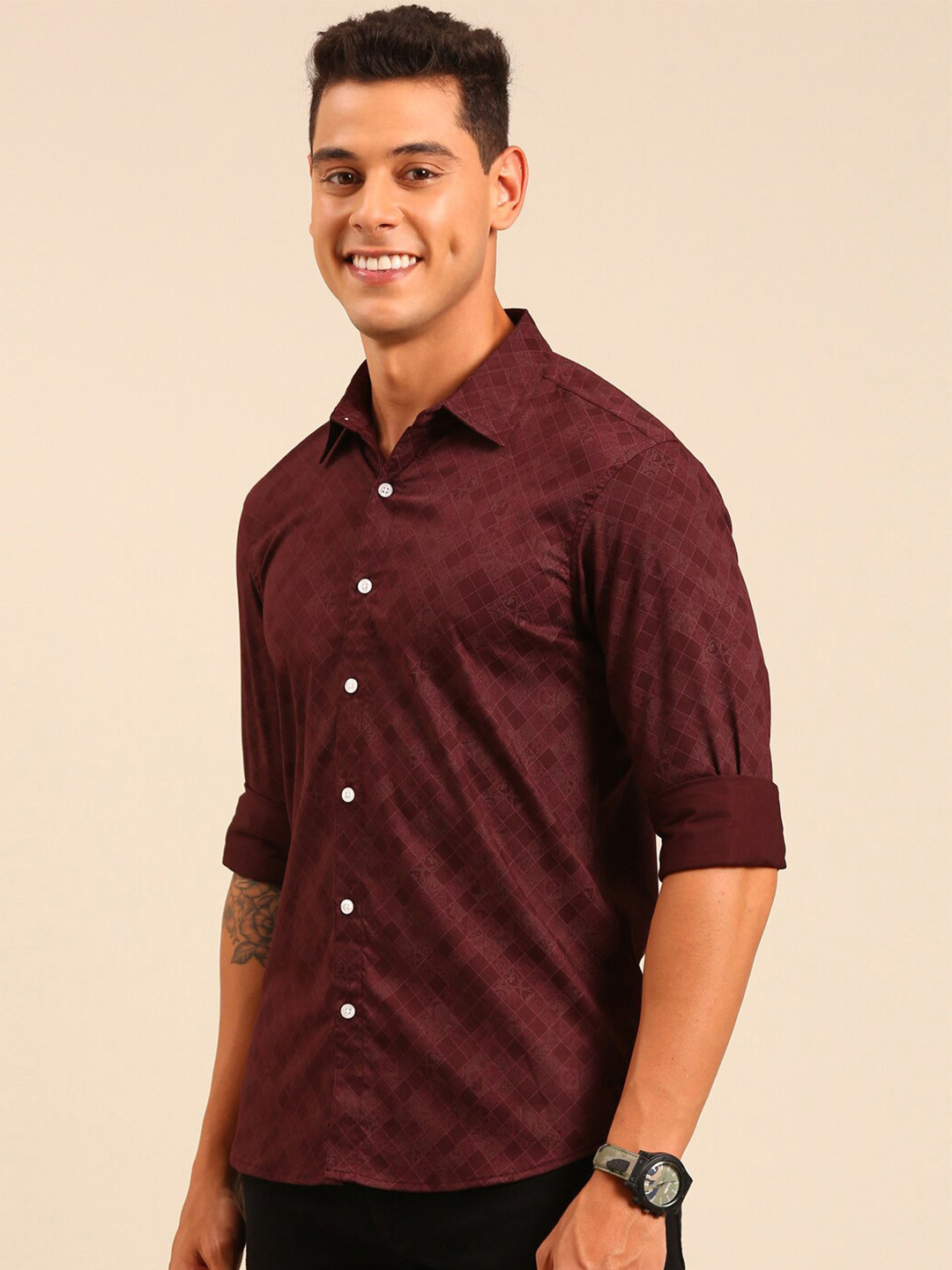 

Joven Geometric Printed Cotton Regular Spread Collar Regular Fit Casual Shirt, Maroon