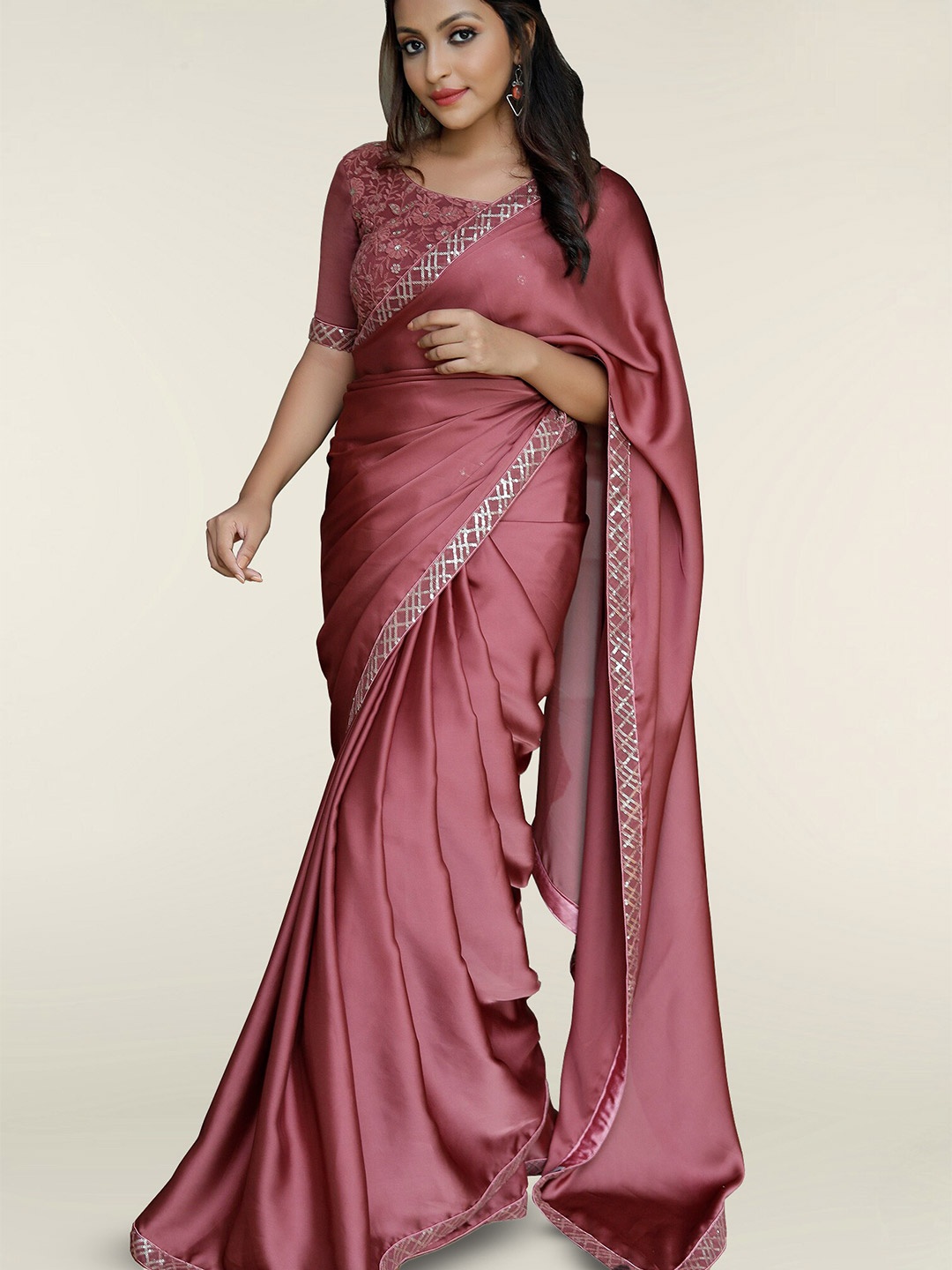 

Linza Geometric Sequinned Embellished Silk Cotton Mysore Silk Saree, Pink