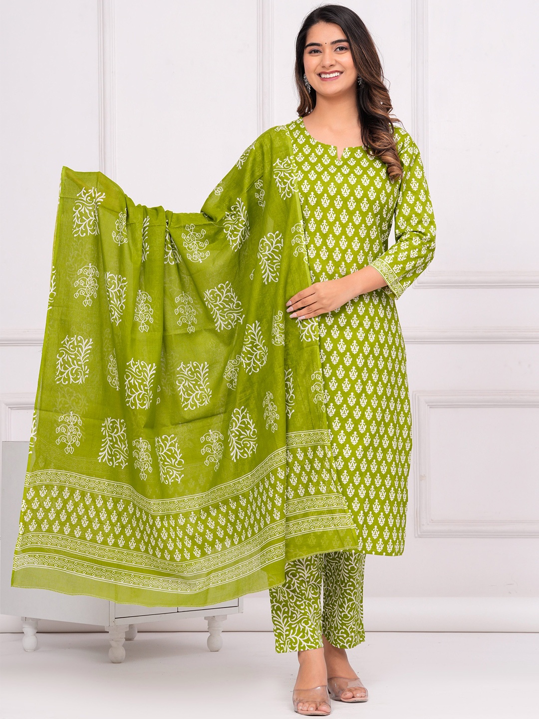 MEERA FAB Floral Printed Pure Cotton Kurta With Trousers & Dupatta, Green
