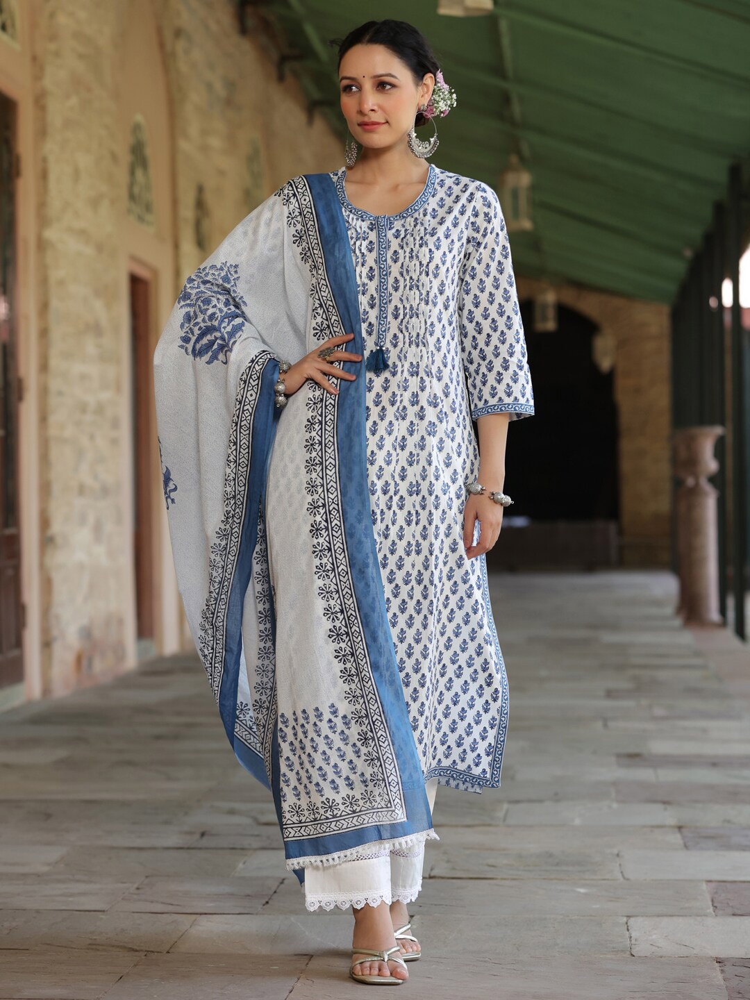 

Rain & Rainbow Ethnic Motifs Printed Regular Pure Cotton Kurta with Trousers & Dupatta, Blue