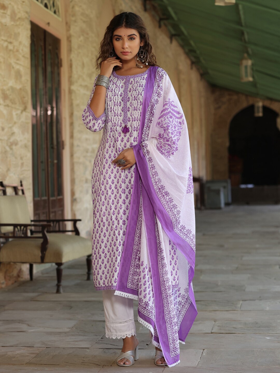 

Rain & Rainbow Ethnic Motifs Printed Regular Pure Cotton Kurta with Trousers & Dupatta, Purple