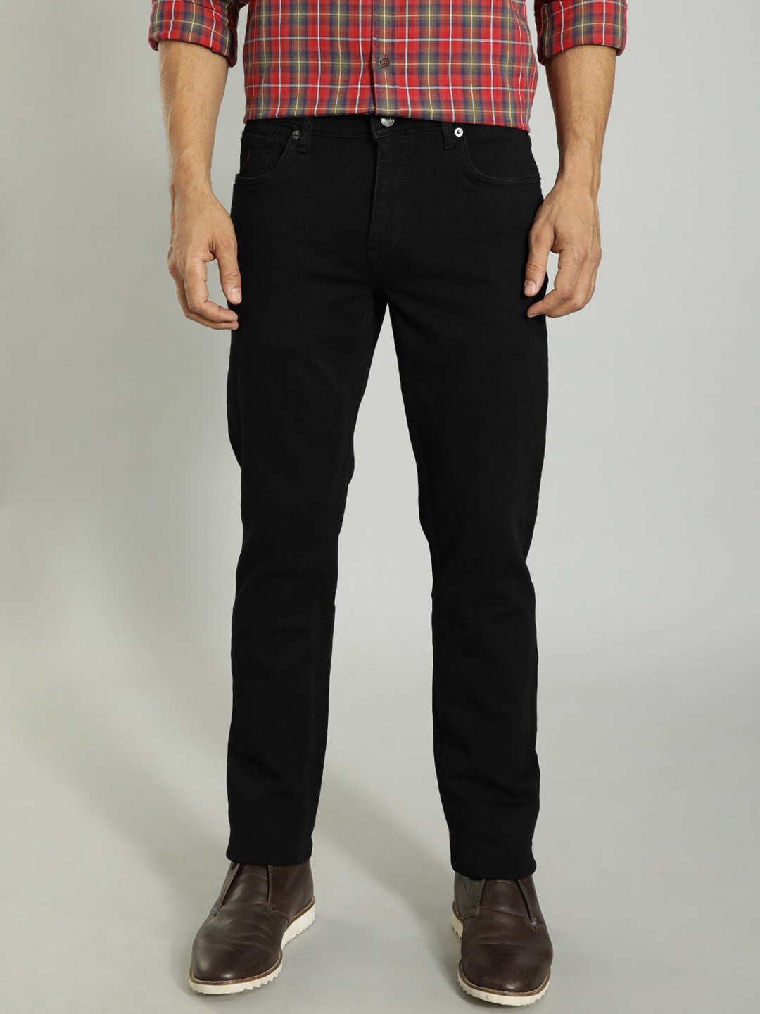 

Indian Terrain Men Brooklyn Slim Fit Mid-Rise Dark Shade Clean Look Stretchable Jeans, Black