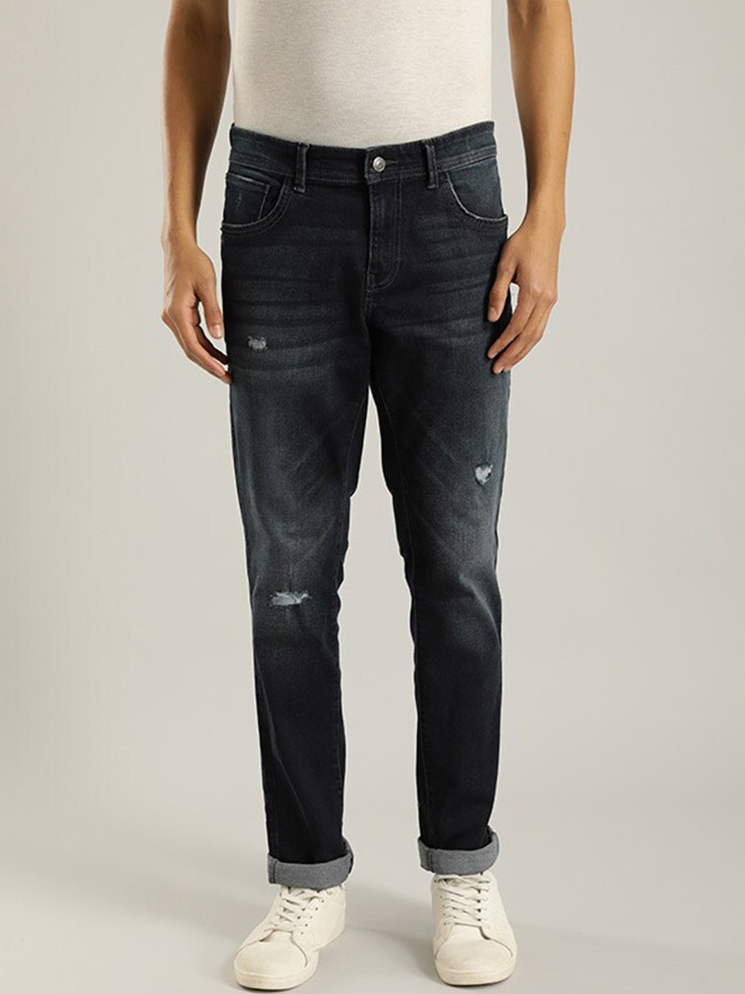 

Indian Terrain Men Brooklyn Slim Fit Mid-Rise Low Distress Look Stretchable Jeans, Black