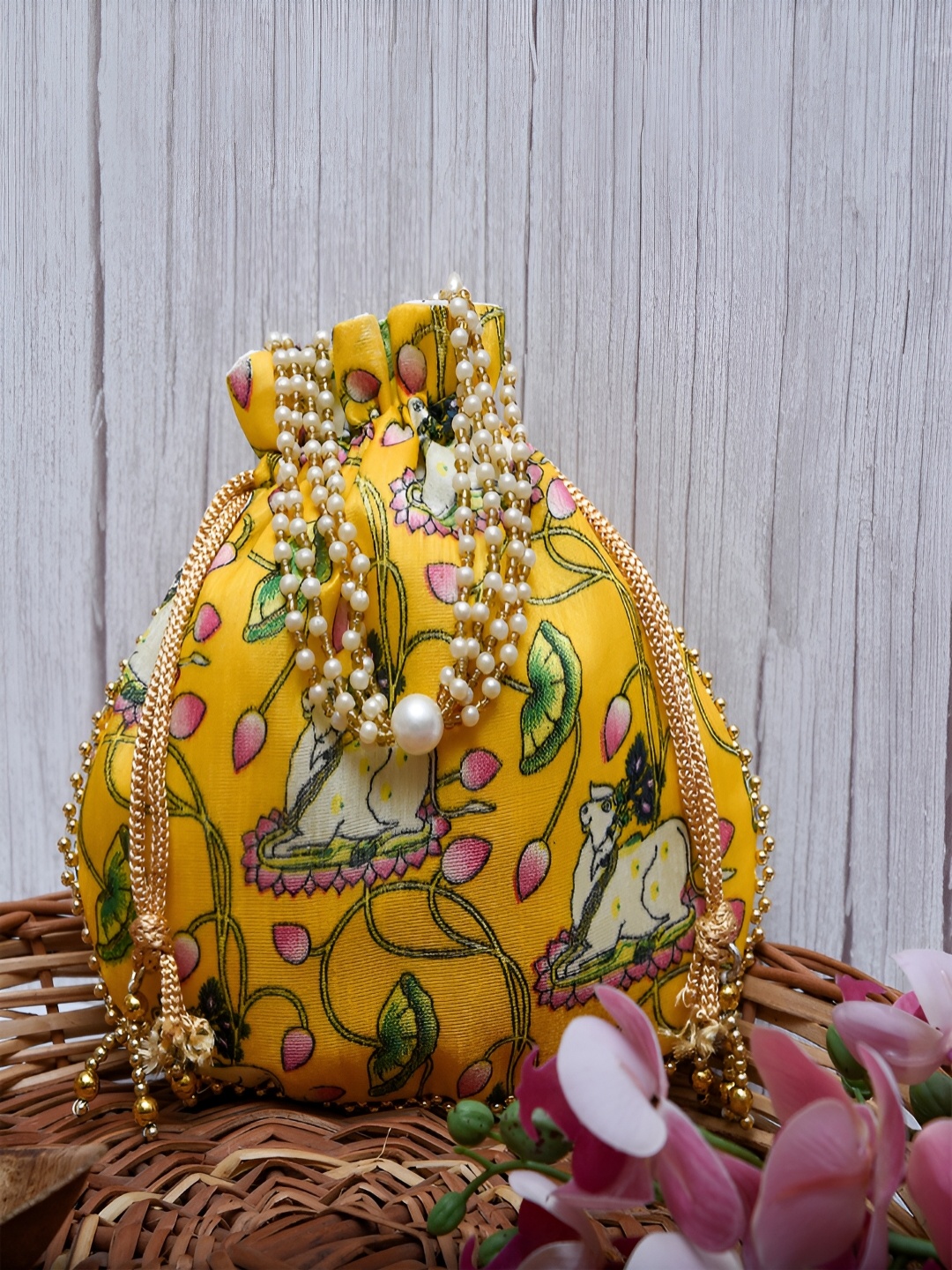 

Kuber Industries Set Of 4 Printed Potli Clutch With Beads Handle, Yellow