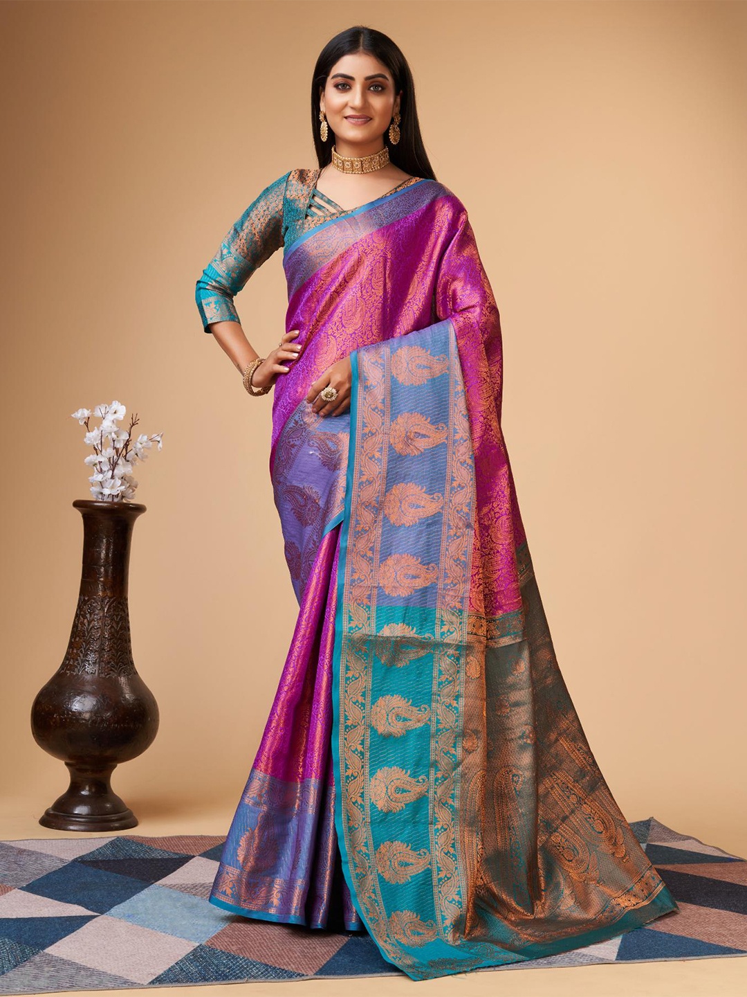 

Spetila Paisley Woven Design Zari Pure Silk Kanjeevaram Saree, Pink
