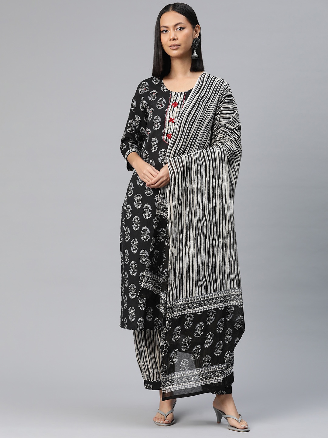 

Readiprint Fashions Floral Printed Thread Work Pure Cotton Kurta with Salwar & Dupatta, Black