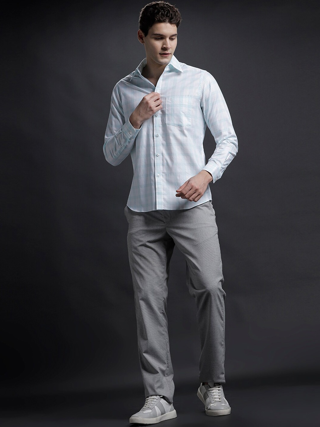 

Aldeno Comfort Fit Checked Spread Collar Long Sleeves Cotton Casual Shirt, Blue
