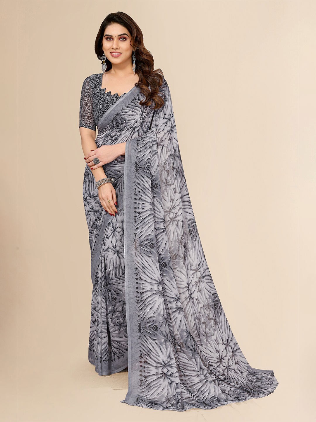 

Moda Rapido Floral Printed Saree, Grey