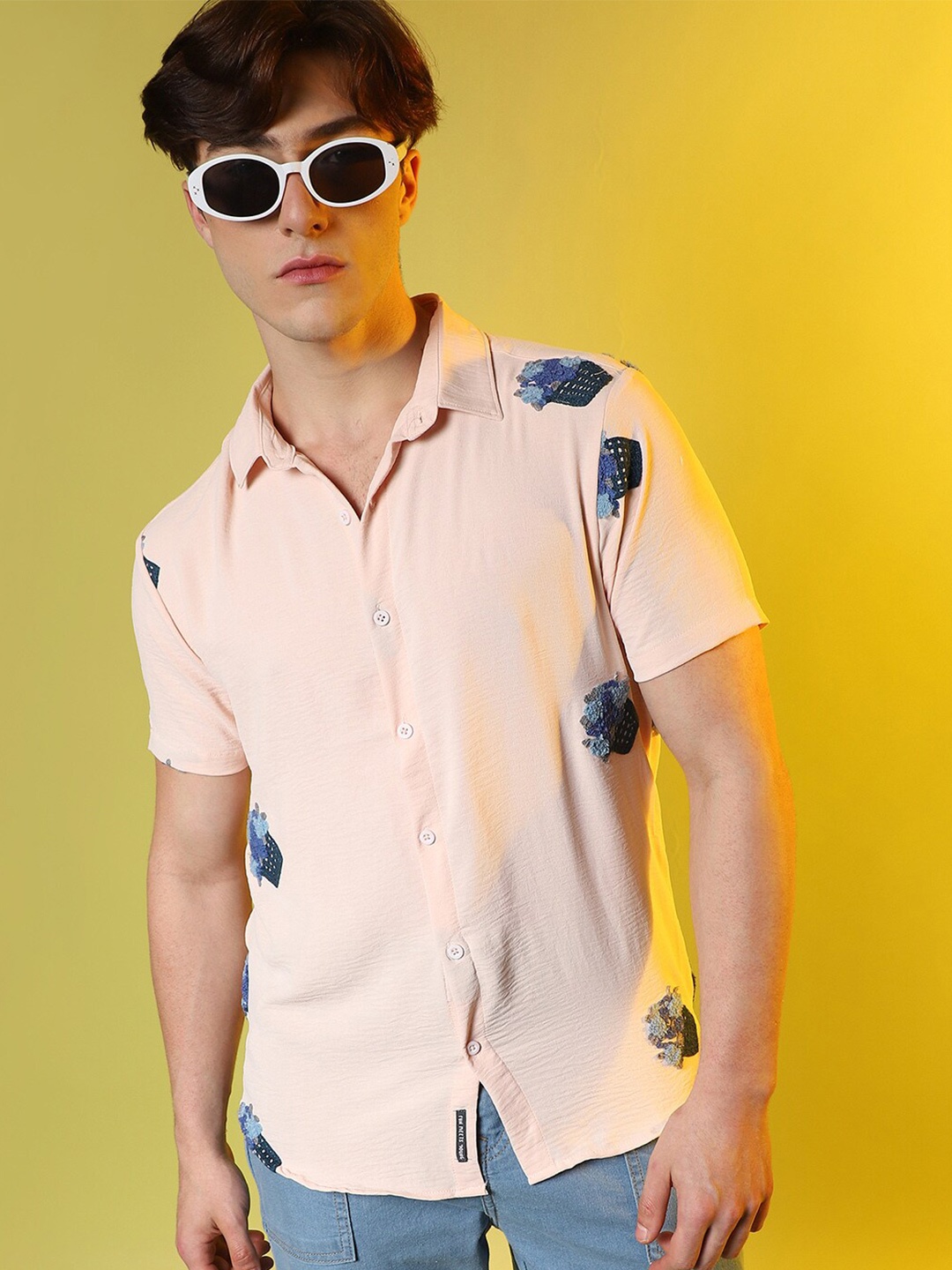 

Campus Sutra Spread Collar Short Sleeves Classic Casual Shirt, Orange