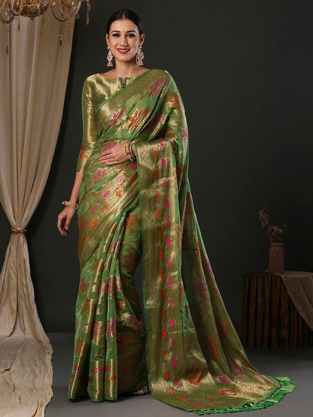 

Anouk Floral Woven Design Organza Banarasi Zari Saree, Green