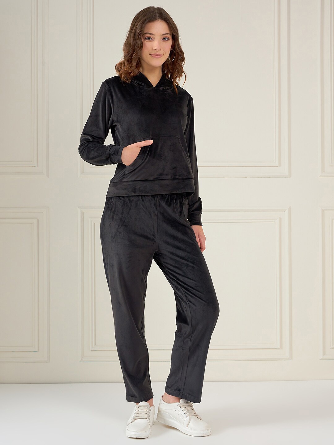 

DressBerry Black Hooded Sweatshirt With Trouser