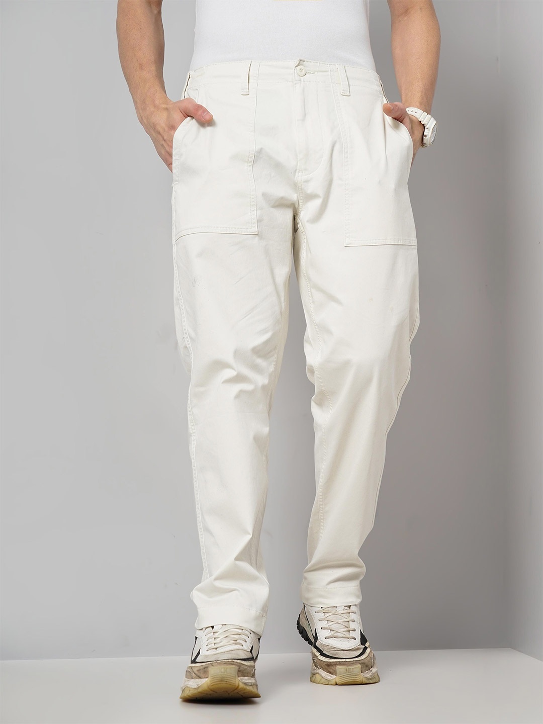 

Celio Men Mid Rise Cotton Trousers, Off white