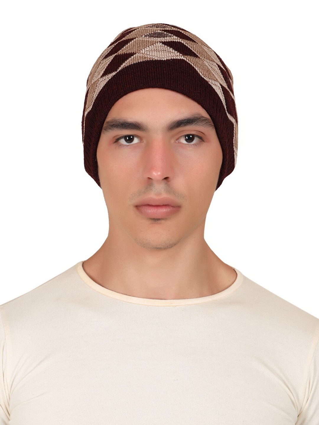 

Model Geometric Printed Beanie, Brown