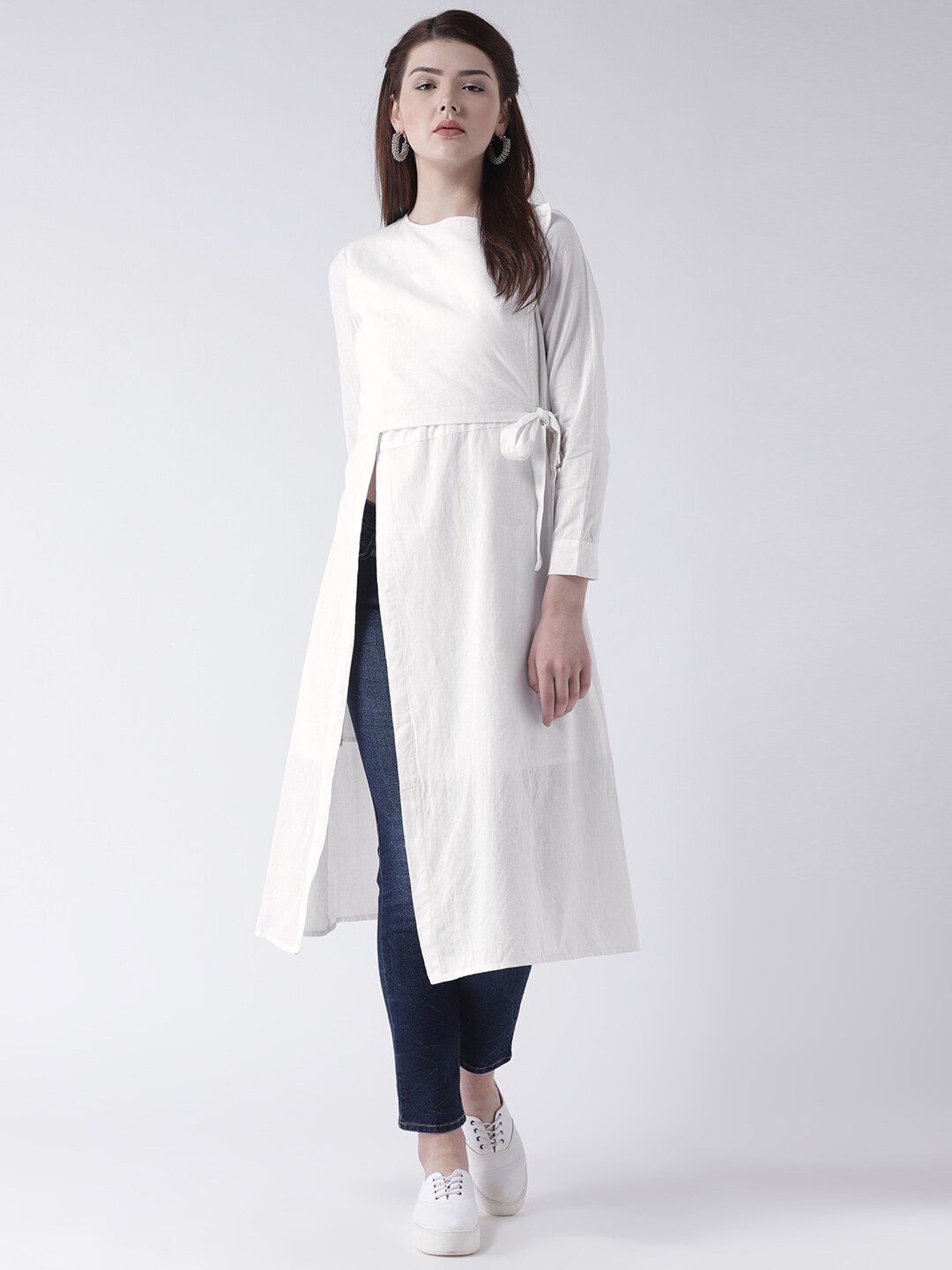 

DODO & MOA White Long Sleeves Cotton A-Line Kurta