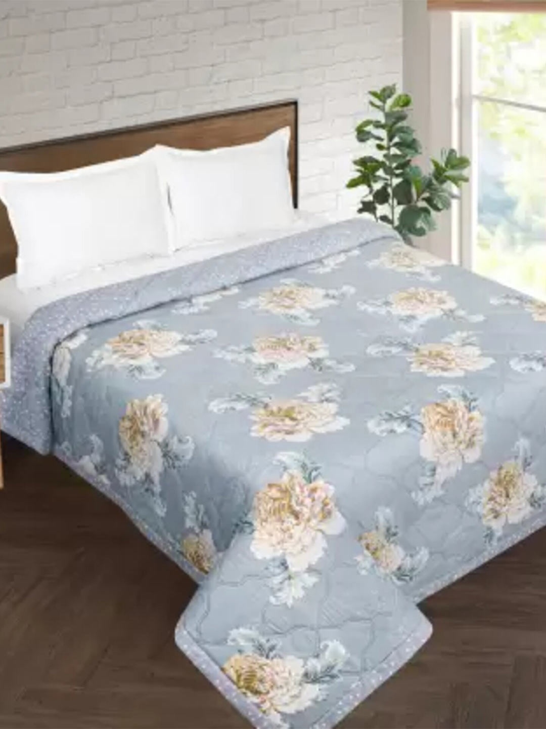 

Signature Multicoloured Floral Microfiber Mild Winter Double Bed Comforter, Grey