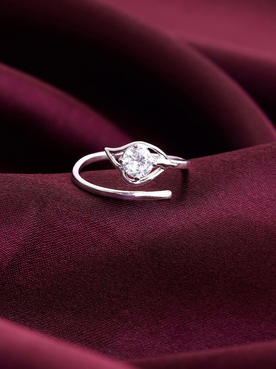 

GIVA Sterling Silver Rhodium Plated Finger Ring