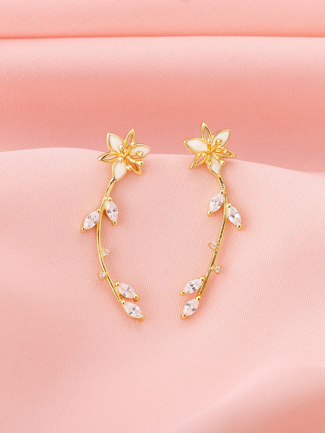 

GIVA Gold-Plated 925 Sterling Silver Stone-Studded Contemporary Ear Cuff
