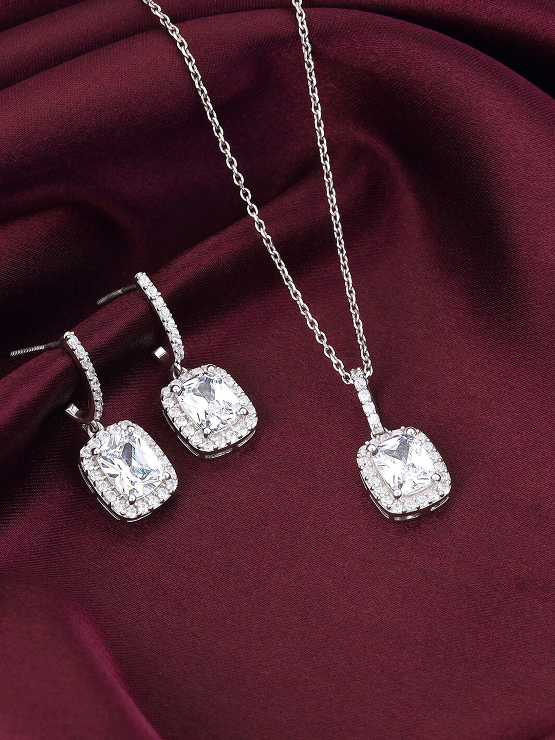 

GIVA 925 Sterling Silver Rhodium Plated Artificial-Stone Studded Jewellery Set