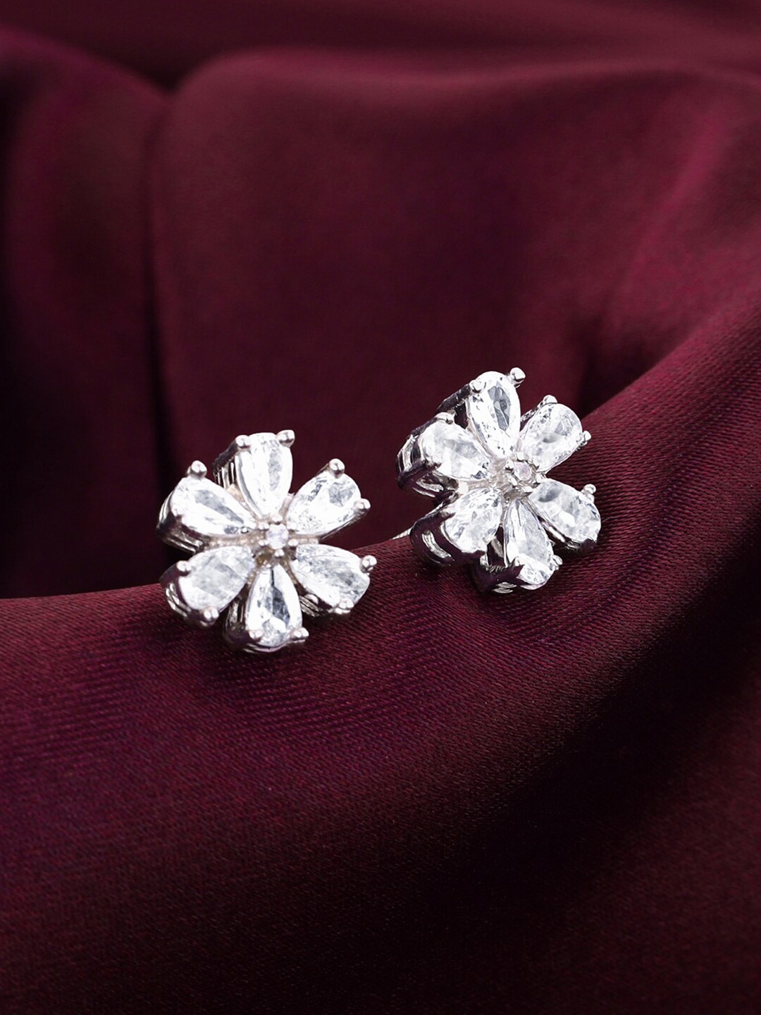 

GIVA Rhodium-Plated 925 Sterling Silver Zircon-Studded Contemporary Studs Earrings