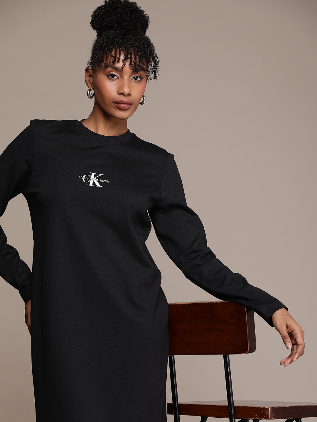 

Calvin Klein Jeans Brand Logo Embroidered T-shirt Dress, Black