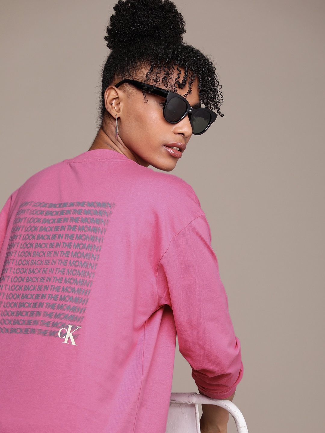 

Calvin Klein Jeans Printed Drop-Shoulder Sleeves Pure Cotton Boyfriend T-shirt, Pink
