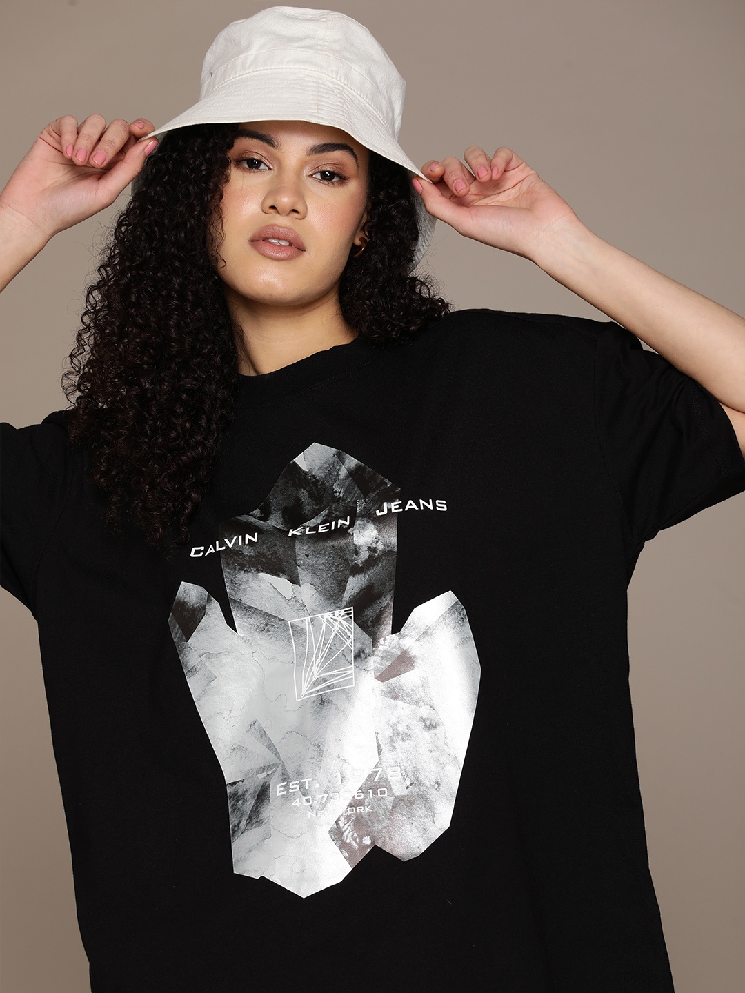 

Calvin Klein Jeans Boyfriend Fit Brand Logo Printed Pure Cotton T-shirt, Black