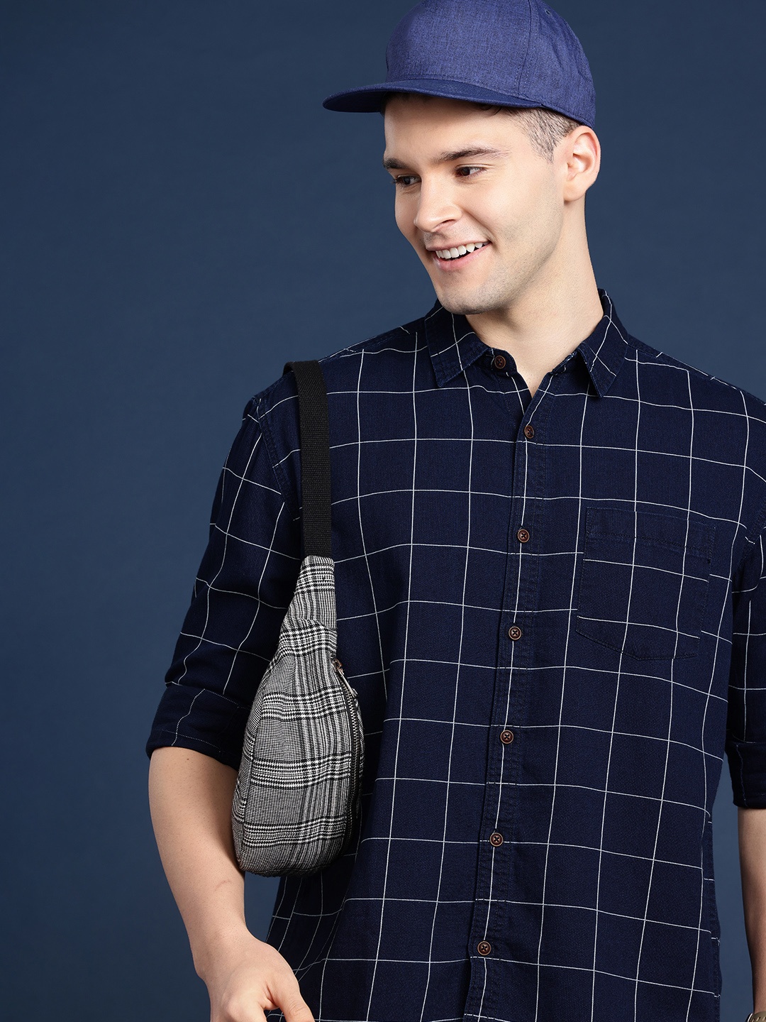 

Mast & Harbour Men Windowpane Checked Pure Cotton Casual Shirt, Navy blue