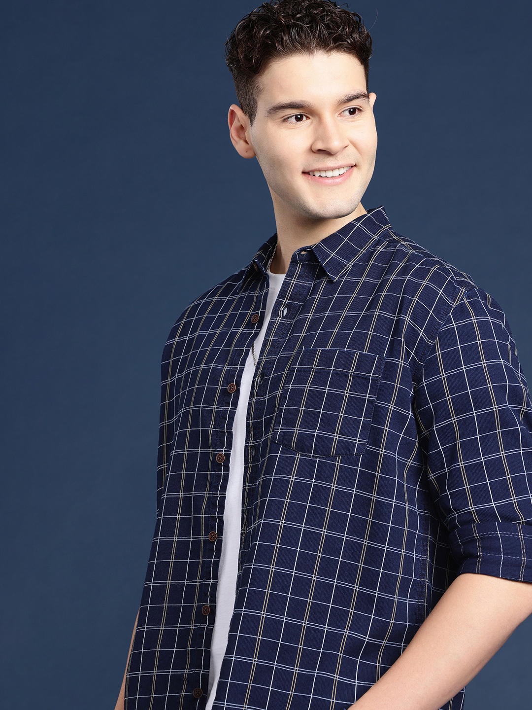 

Mast & Harbour Men Checked Casual Denim Shirt, Navy blue