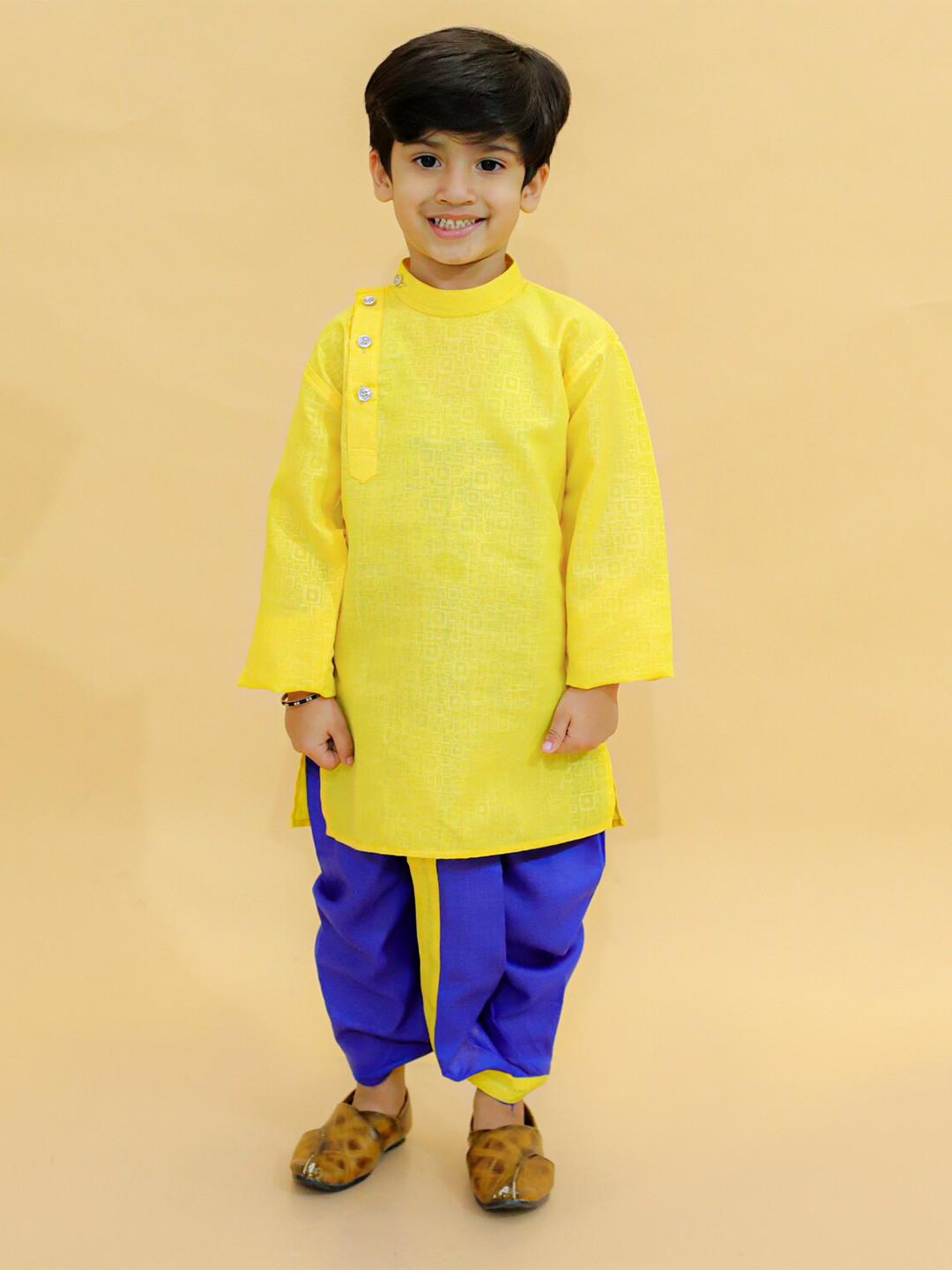 

BAESD Boys Geometric Printed Mandarin Collar Full Sleeves Ethnic Kurta & Dhoti Pants, Yellow