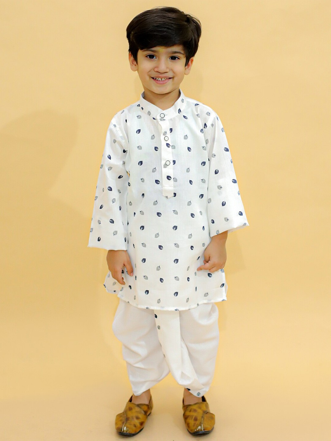 

BAESD Boys Floral Printed Regular Mandarin Collar Kurta with Dhoti Pants, White