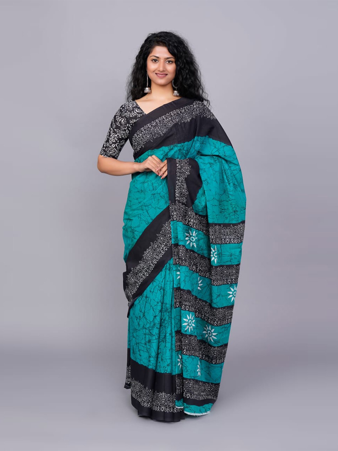 

TROPWEAR Abstract Pure Cotton Block Print Saree, Green