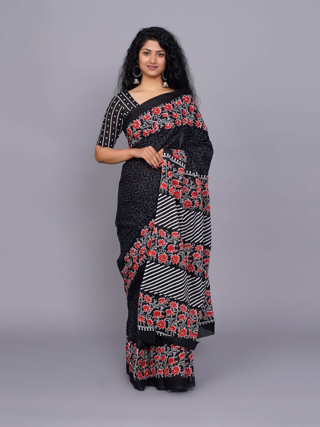 

TROPWEAR Ethnic Motifs Pure Cotton Handloom Ikat Saree, Black