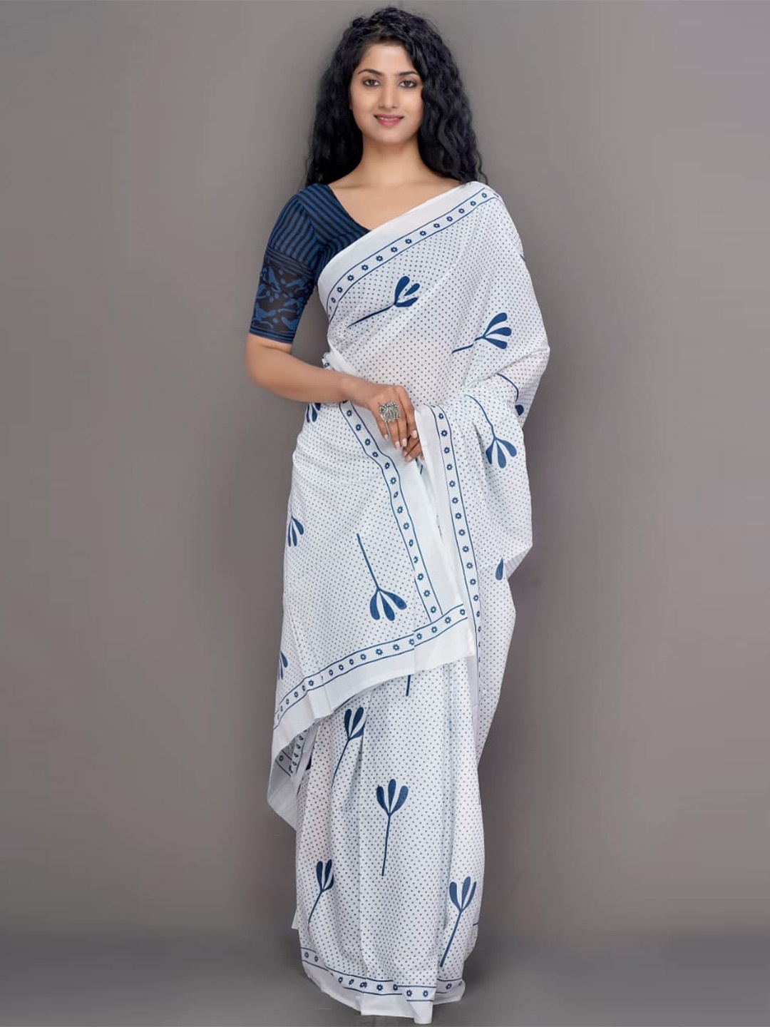 

TROPWEAR White Ethnic Motifs Pure Cotton Block Print Saree