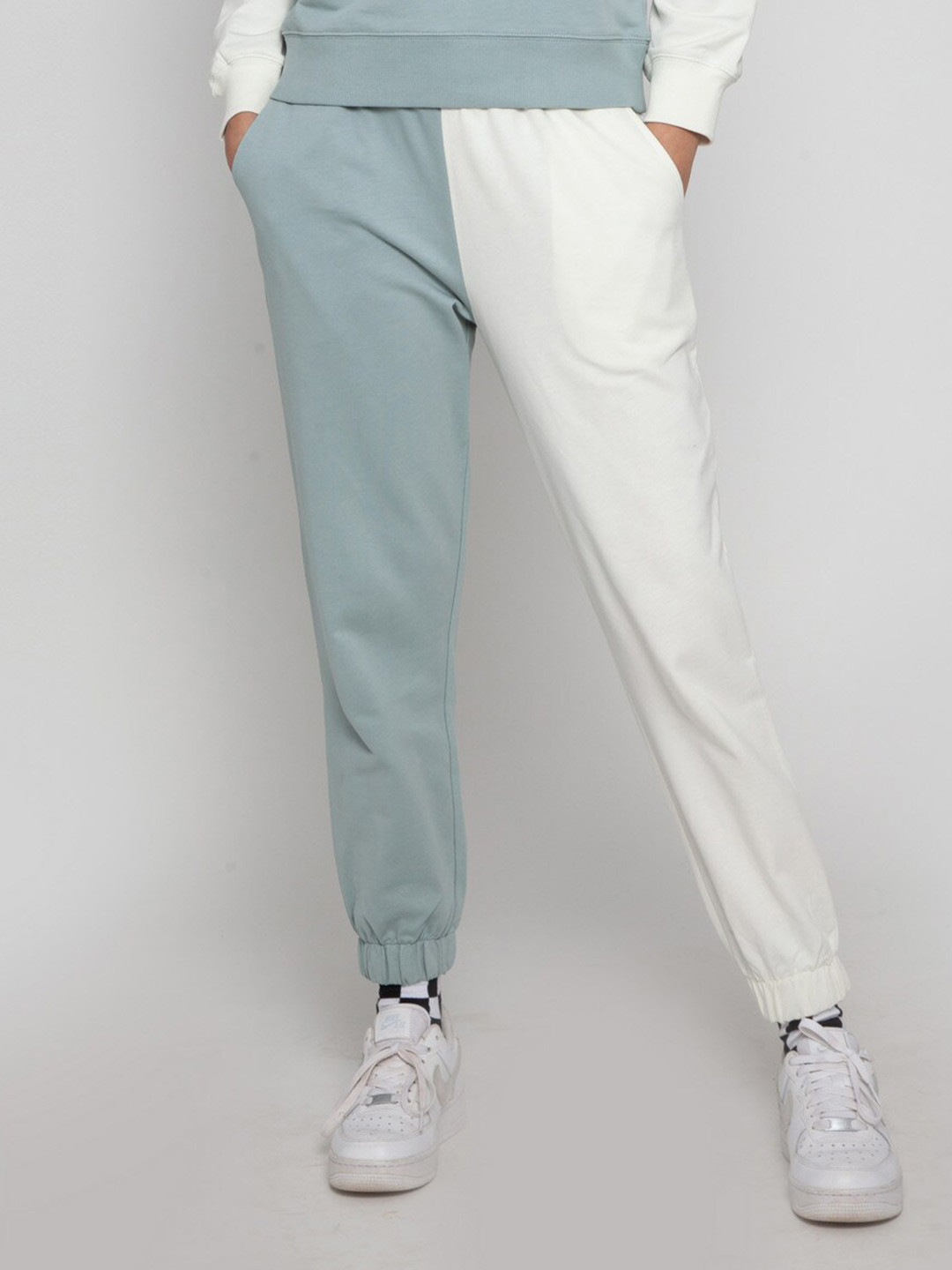

CAVA Women Colourblocked Split Joggers, Sea green