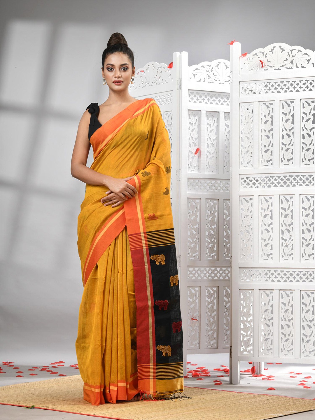 

Angoshobha Abstract Woven Design Saree, Yellow