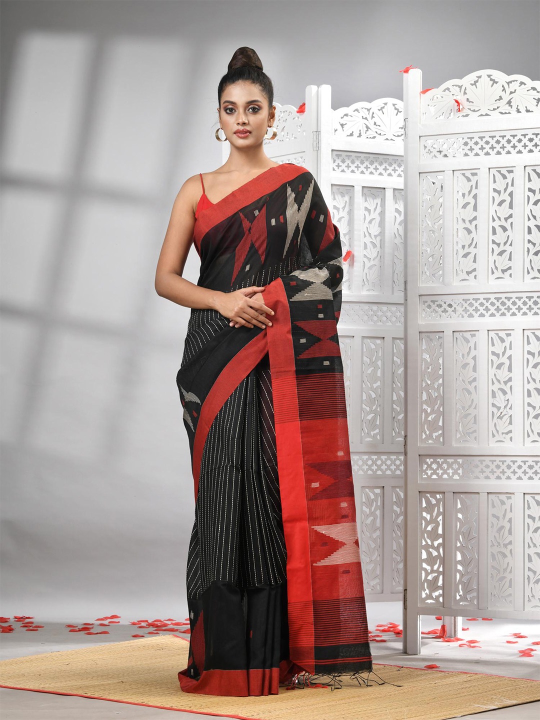 

Angoshobha Ethnic Woven Design Saree, Black