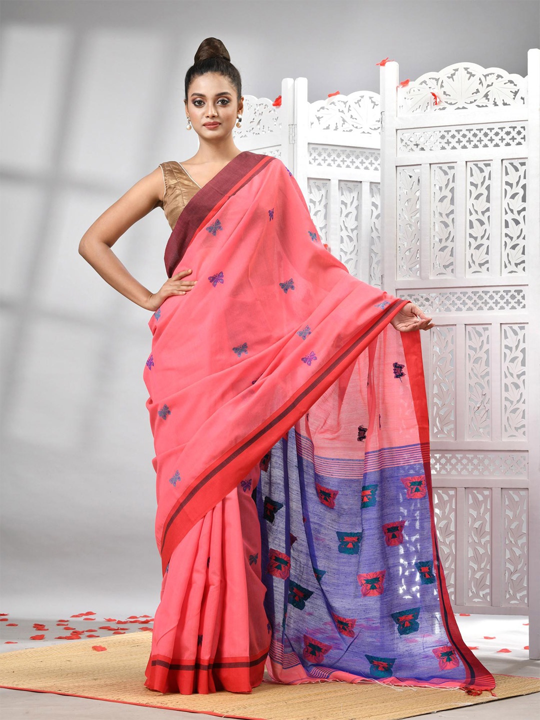 

Angoshobha Ethnic Motifs Woven Design Saree, Pink