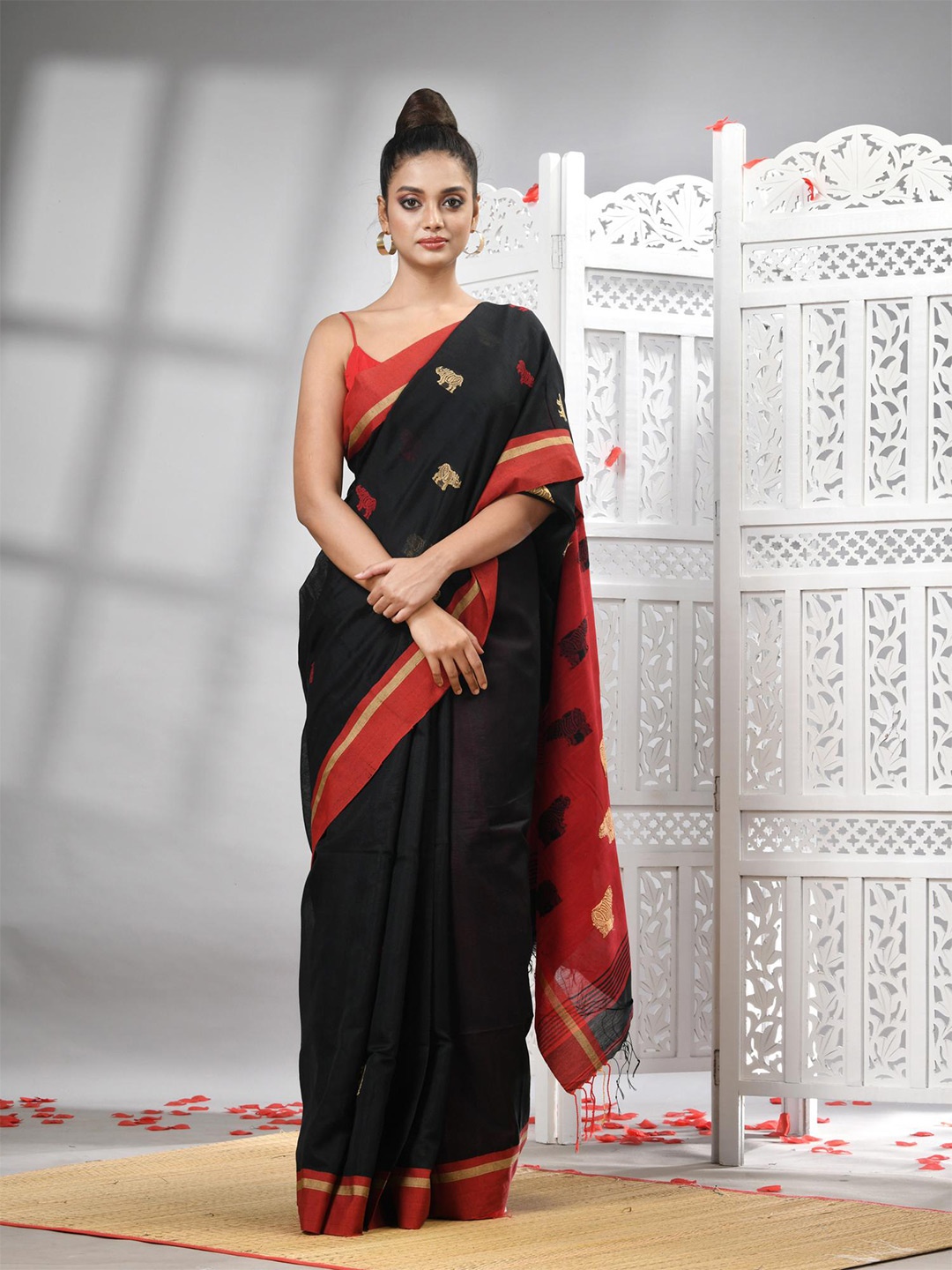 

Angoshobha Abstract Woven Design Saree, Black