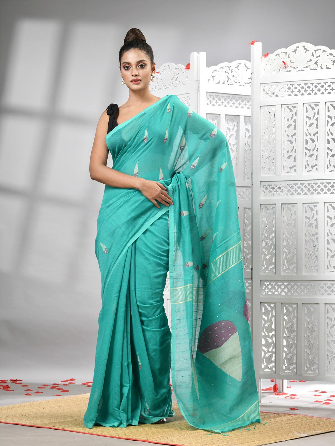 

Angoshobha Abstract Woven Design Saree, Sea green