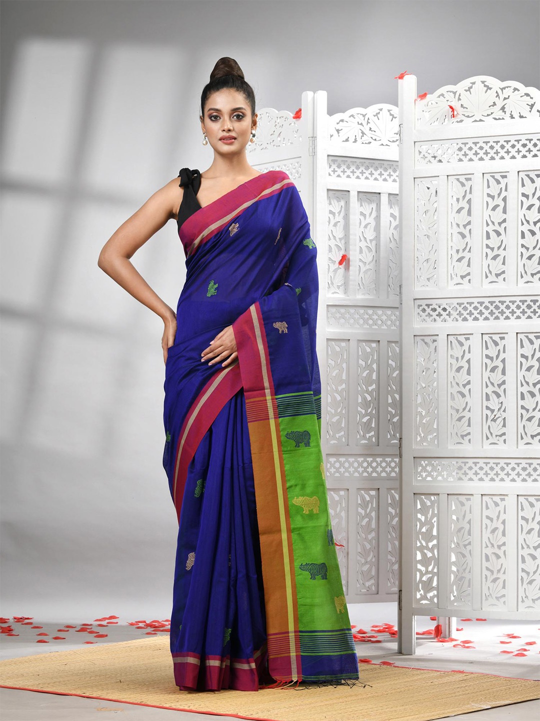 

Angoshobha Ethnic Motifs Woven Design Saree, Blue
