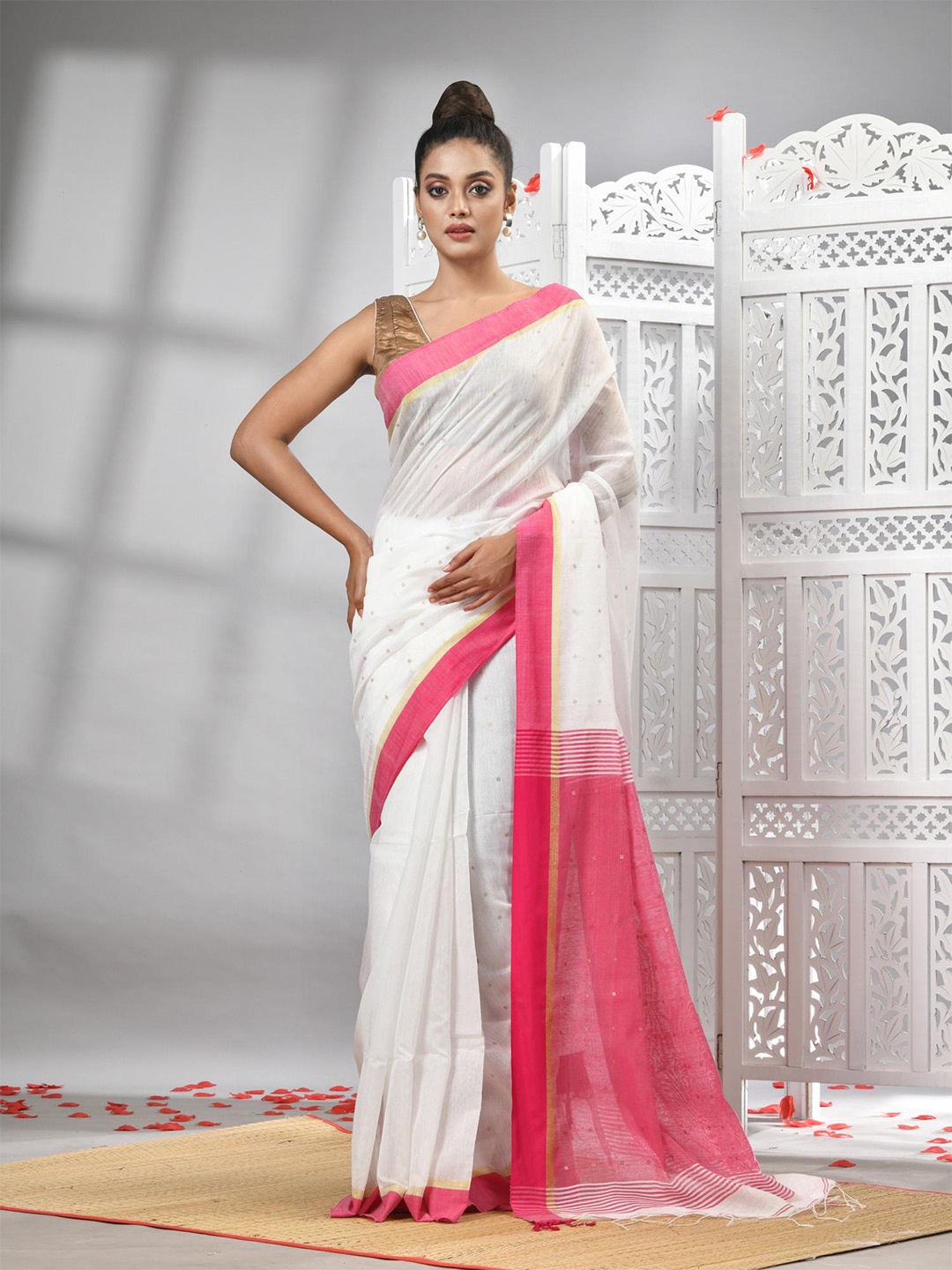 

Angoshobha Striped Woven Design Saree, White