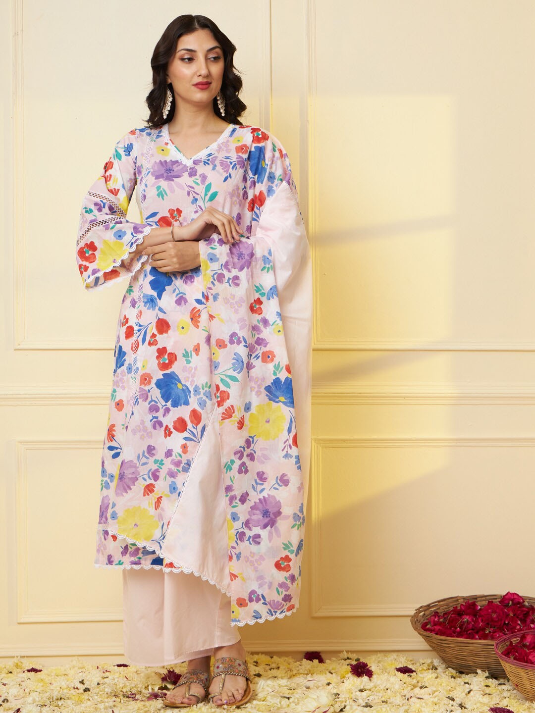 

Tissu Floral Printed Notched Neck Pure Cotton Kurta with Palazzo & Dupatta, Pink