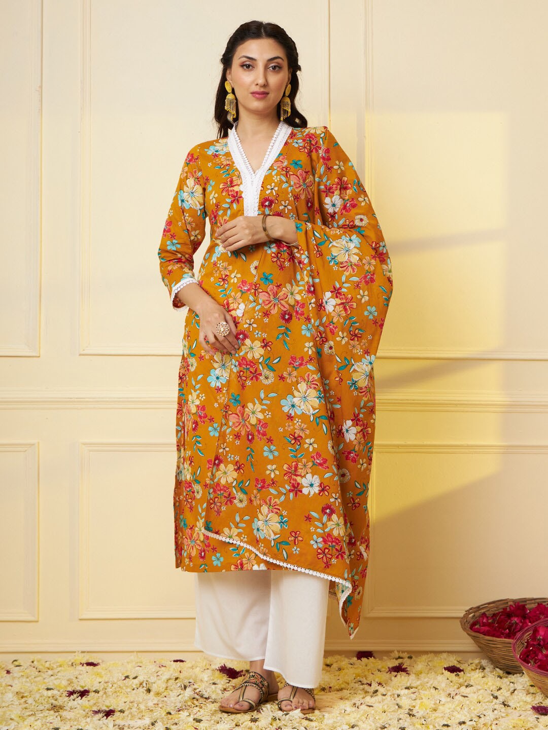 

Tissu Floral Printed Pure Cotton Straight Kurta with Palazzos Dupatta, Yellow