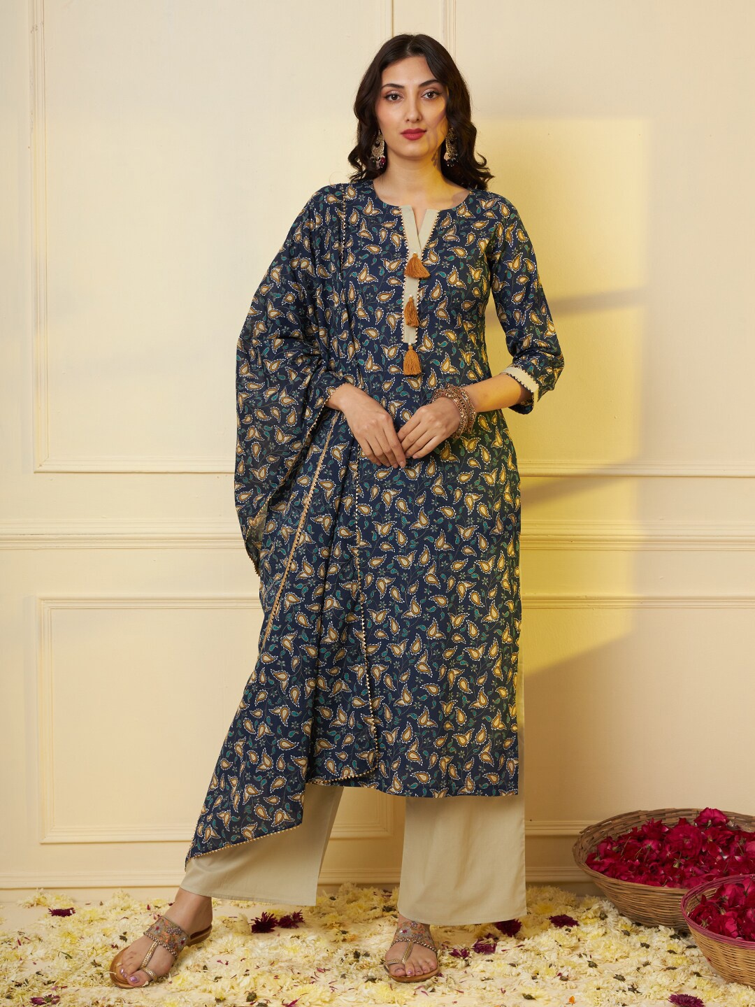 

Tissu Floral Printed Pure Cotton Straight Kurta with Palazzos Dupatta, Navy blue