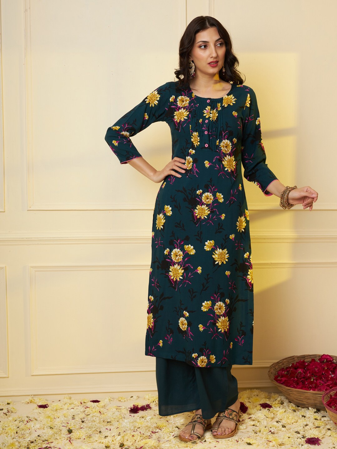 

Tissu Floral Printed Kurta with Palazzos & Dupatta, Navy blue